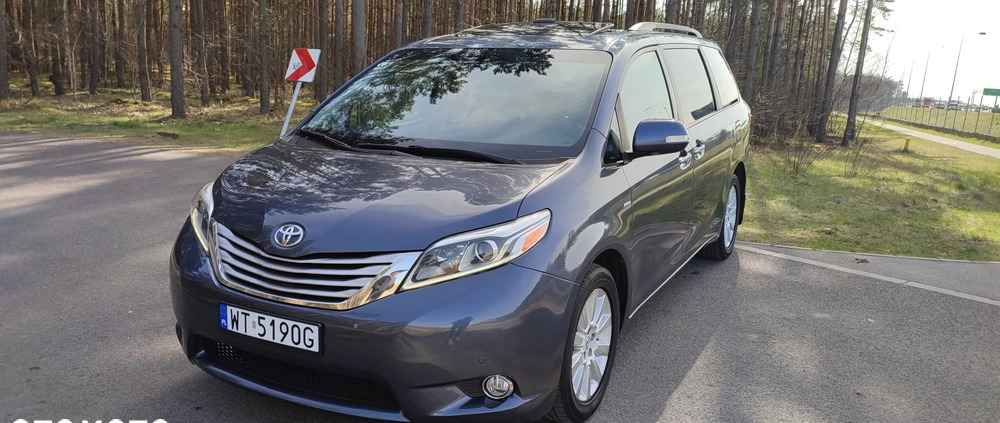 Toyota Sienna cena 114900 przebieg: 143600, rok produkcji 2015 z Kobyłka małe 211